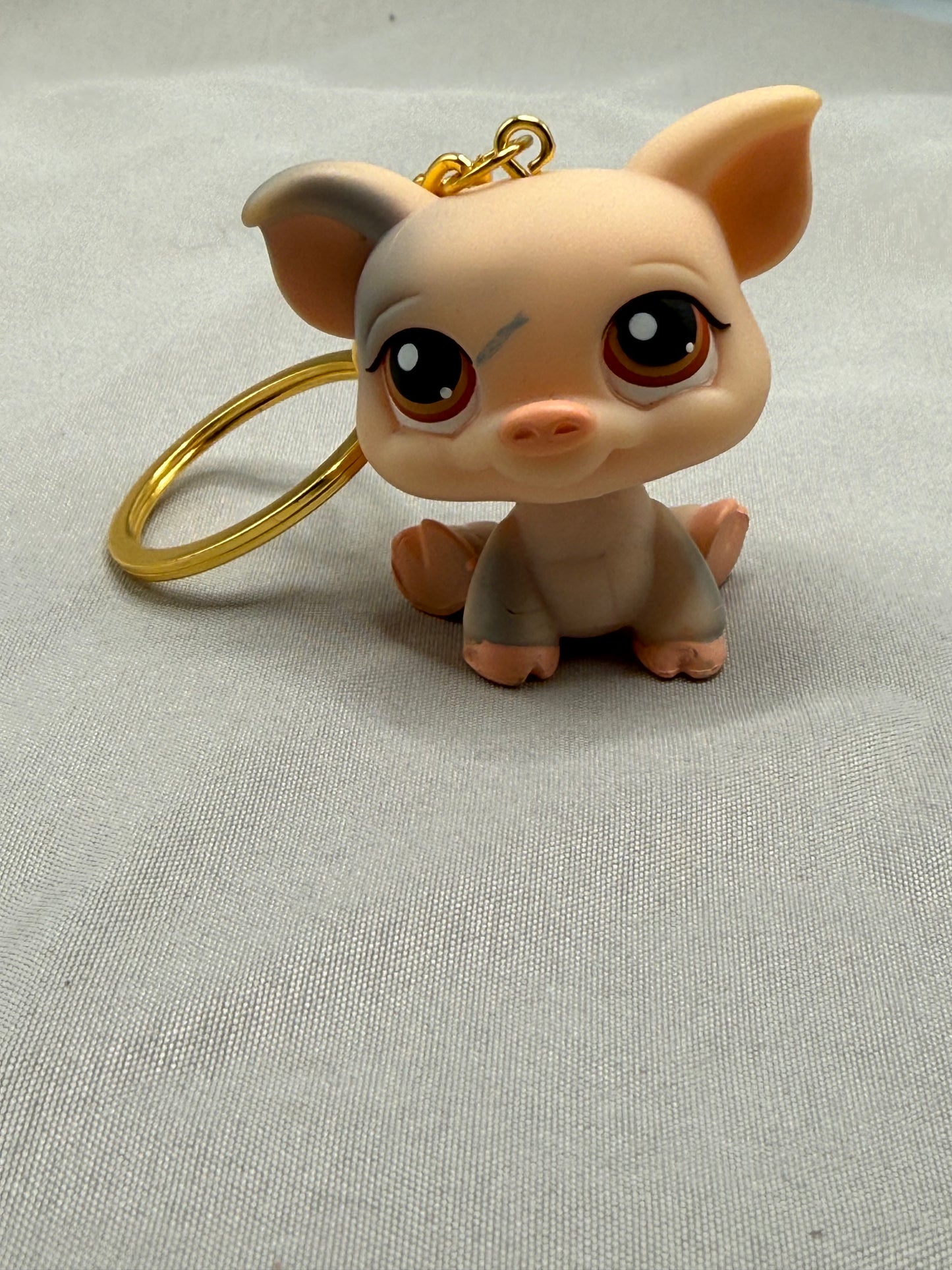 Pig Keychain | Pink Pig Amber Eyes Gold Keyring | Y2K Retro Toy Charm